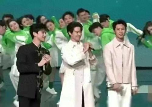 胡小姐最新爆料新闻,揭秘娱乐圈最新劲爆新闻  第3张